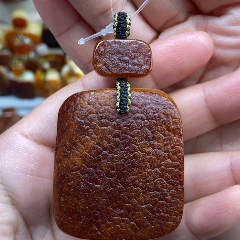 【闪购商品】琥珀颈饰未镶嵌