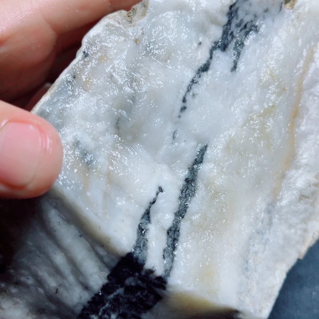 和田玉（糖玉）未镶嵌珠宝奇石