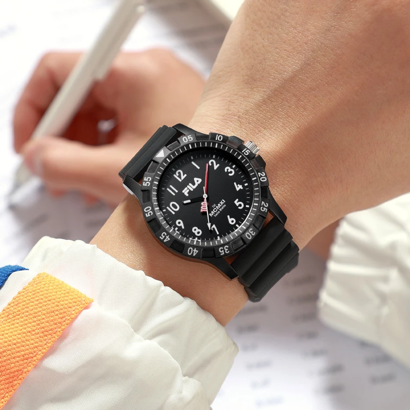FILA斐乐潮流学生手表考试手表夜光防水多功能静音手腕表时尚百搭
