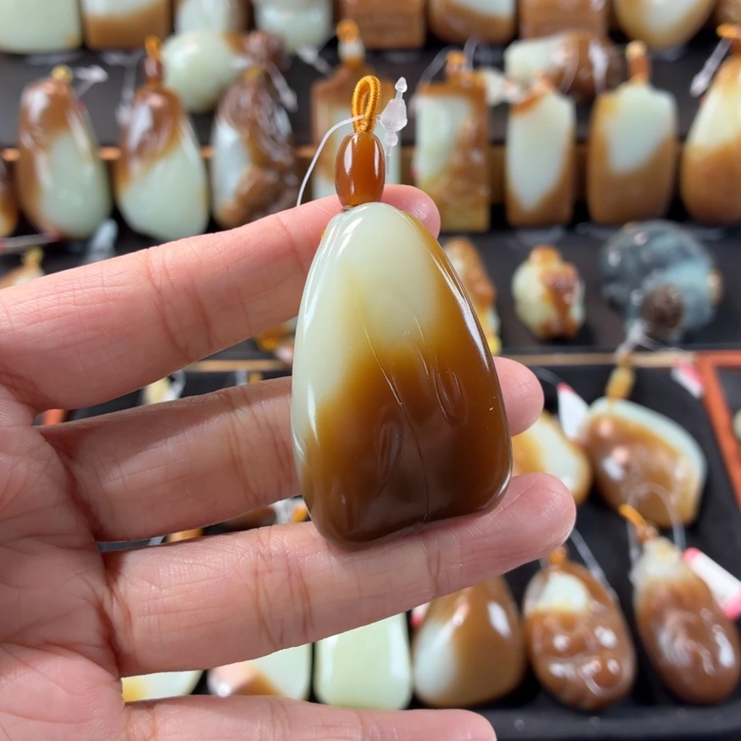 和田玉未镶嵌颈饰
