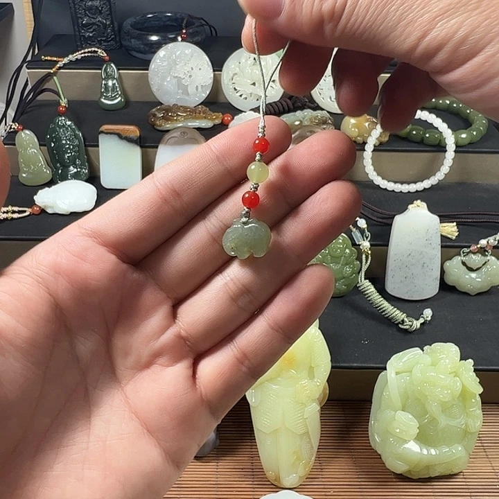 和田玉未镶嵌项链