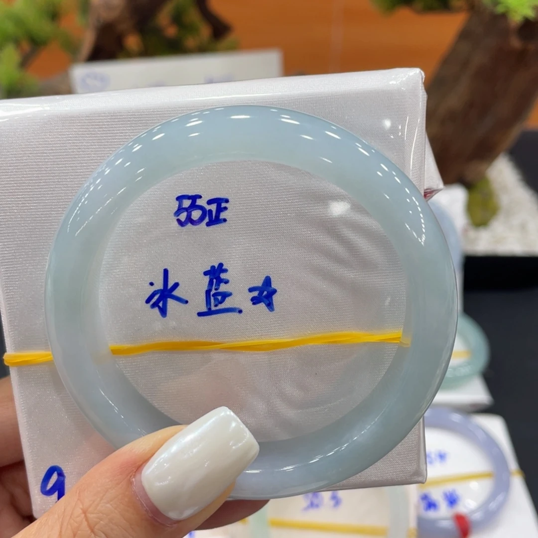 翡翠未镶嵌手镯缅甸翡翠