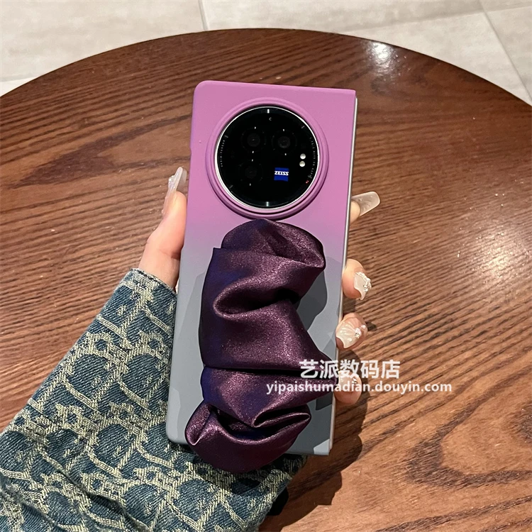 适用vivoxfold3手机壳新款xfold3折叠屏渐变色丝巾腕带保护套女款