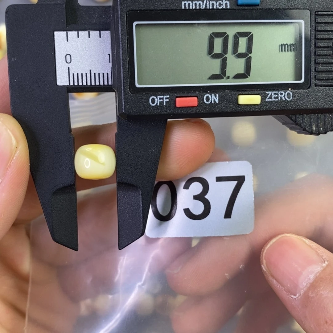 未镶嵌琥珀裸石琥珀蜜蜡吊坠，琥珀