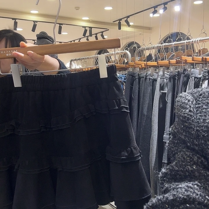 松紧腰短款半身裙