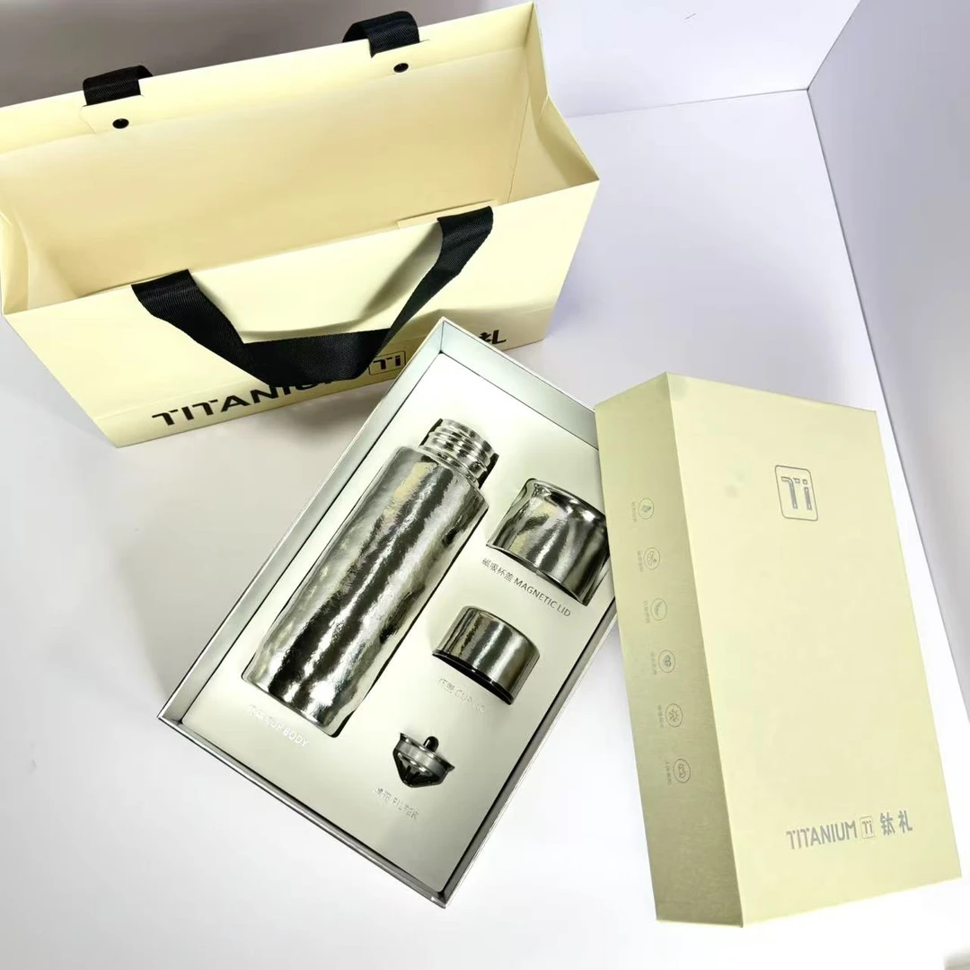 【品牌平替】450ml双层内外纯钛高级银色大冰花磁吸保温保冷杯