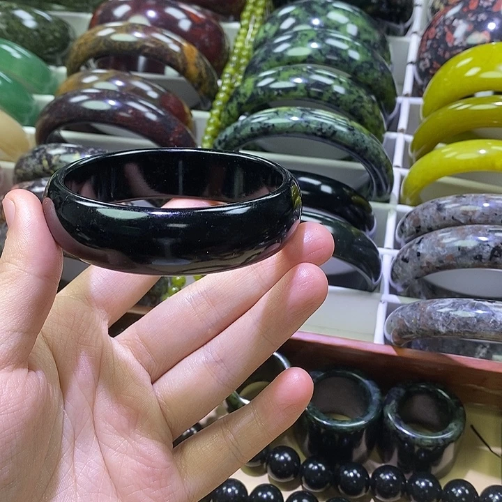 蛇纹石玉未镶嵌黑包公手镯1号