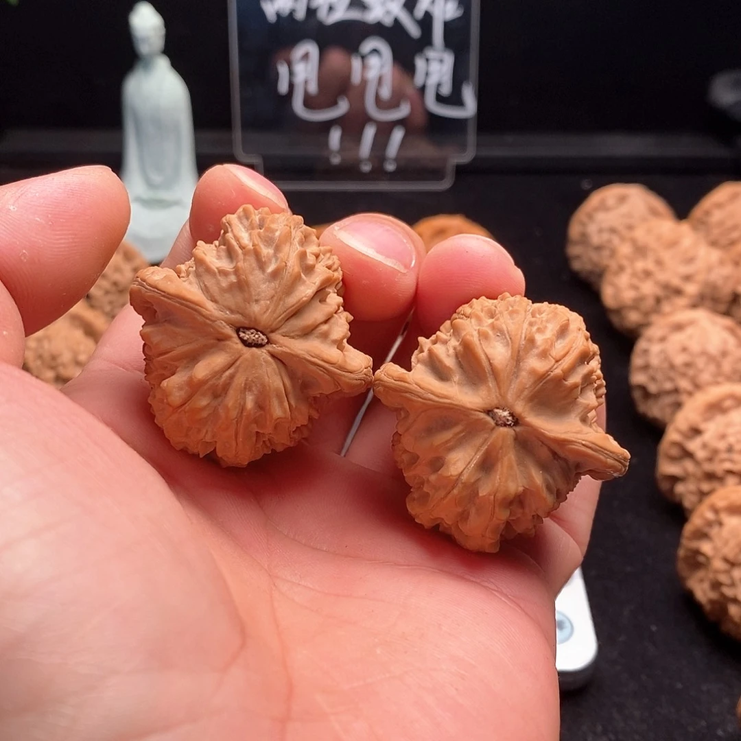 文玩核桃吊坠万**新马老四39