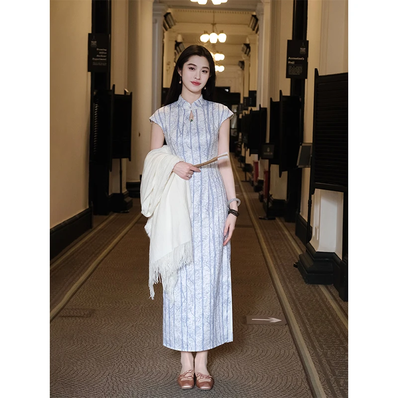 凌茜【淑文】新中式树状条纹印花小盖袖领口水滴镂空条纹旗袍连衣裙