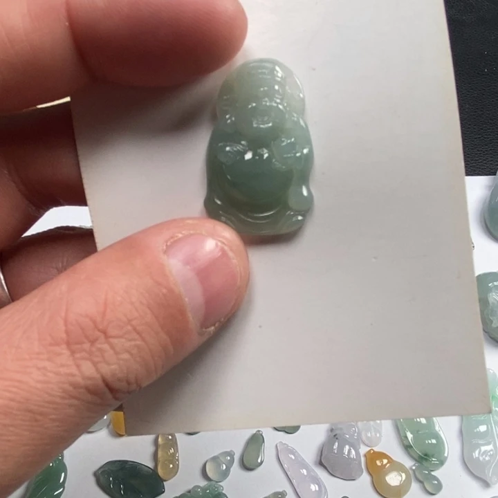 翡翠未镶嵌颈饰吊坠