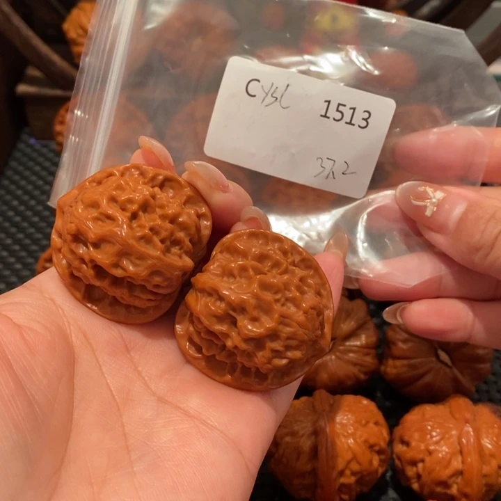 龙***莉文玩核桃把件精品