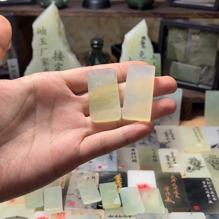蛇纹石玉合金颈饰