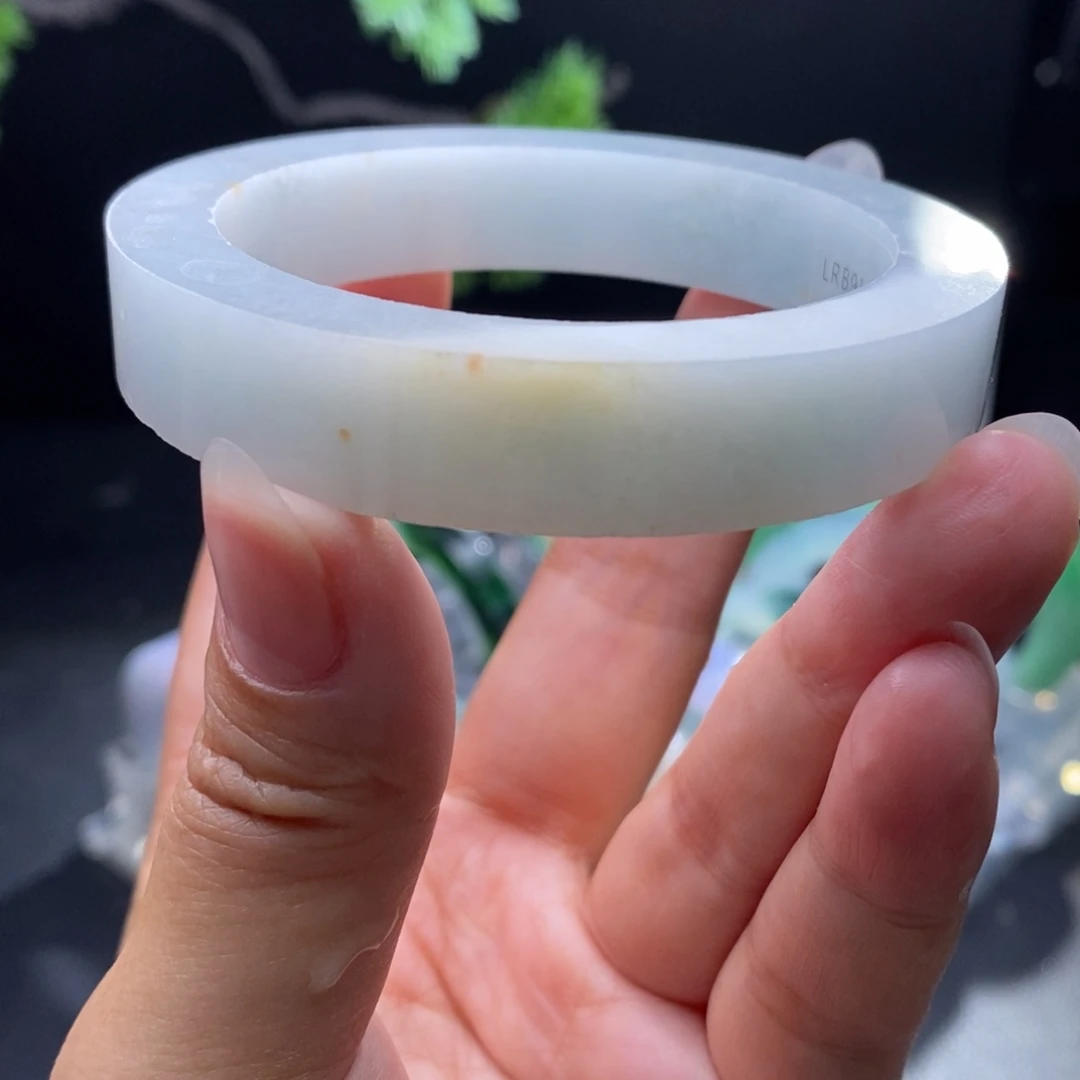 定制翡翠未镶嵌翡翠手镯