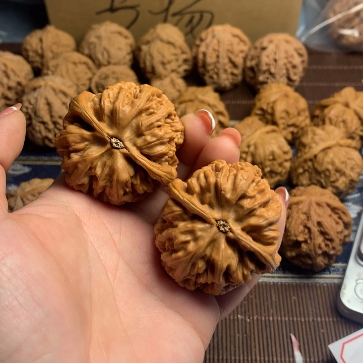 吊坠文玩核桃小**y粗筋