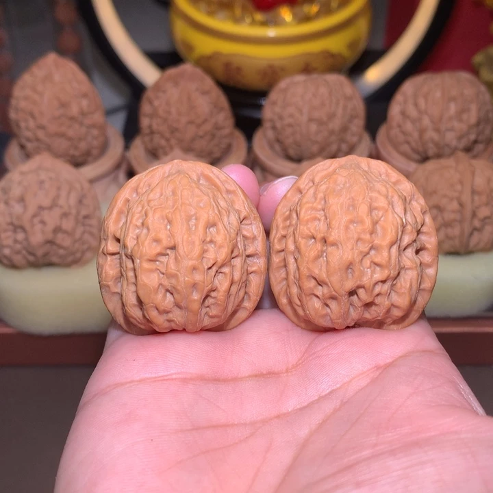 文玩核桃把件云雾山