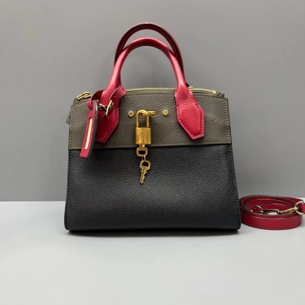 95新 LouisVuitton/路易威登 荔枝纹Citysteamer通勤包尺寸22*16