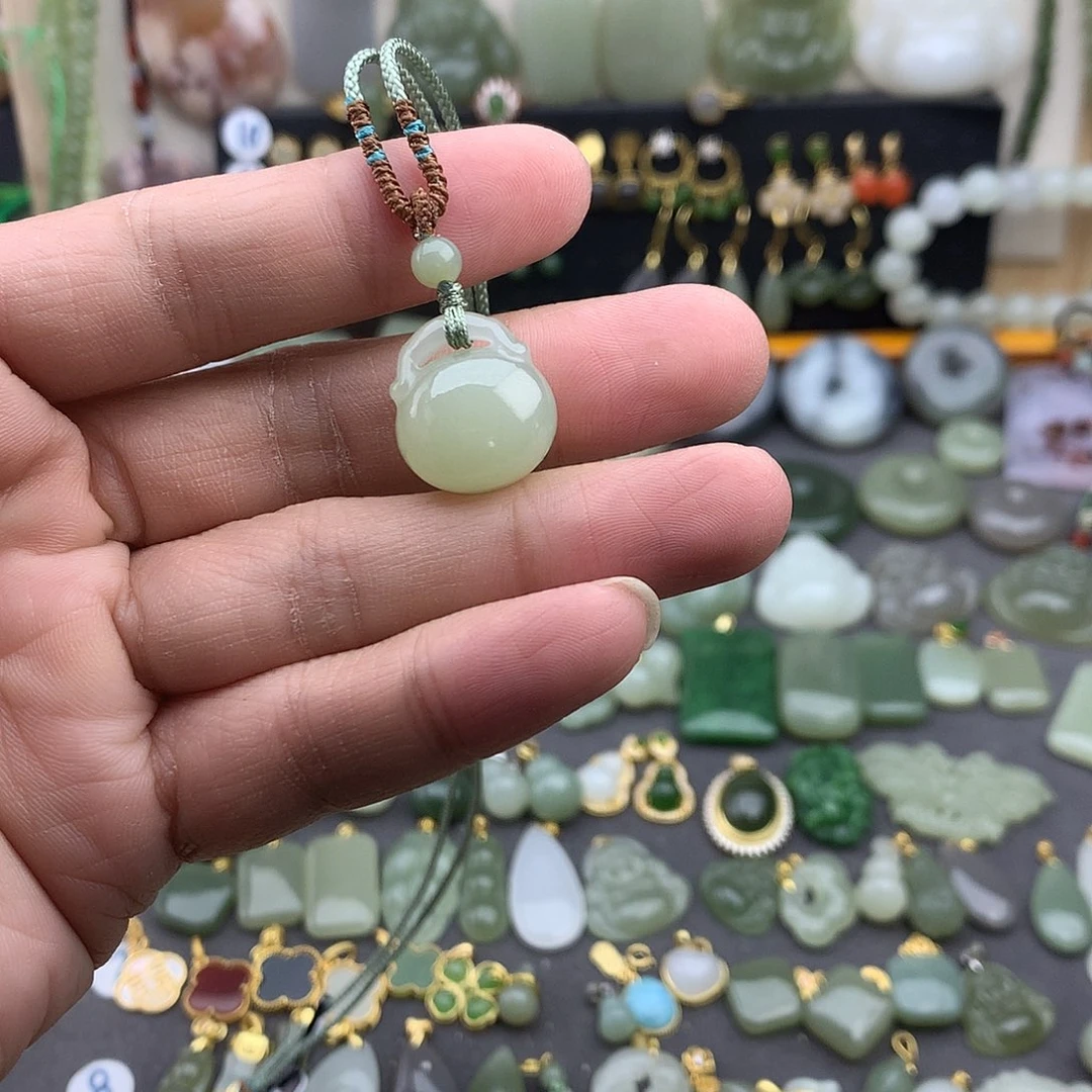 和田玉未镶嵌吊坠(不含链)