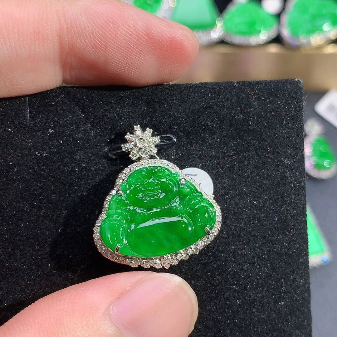 翡翠18K金镶嵌颈饰