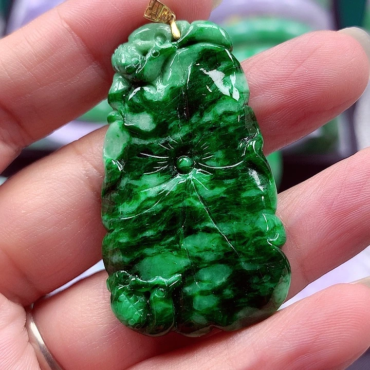 翡翠18K金镶嵌颈饰翡翠