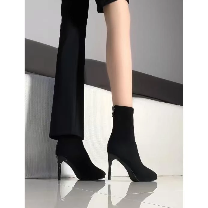 黑色防水台弹力瘦瘦袜靴2026新款加绒细跟尖头中筒高跟短靴女靴子