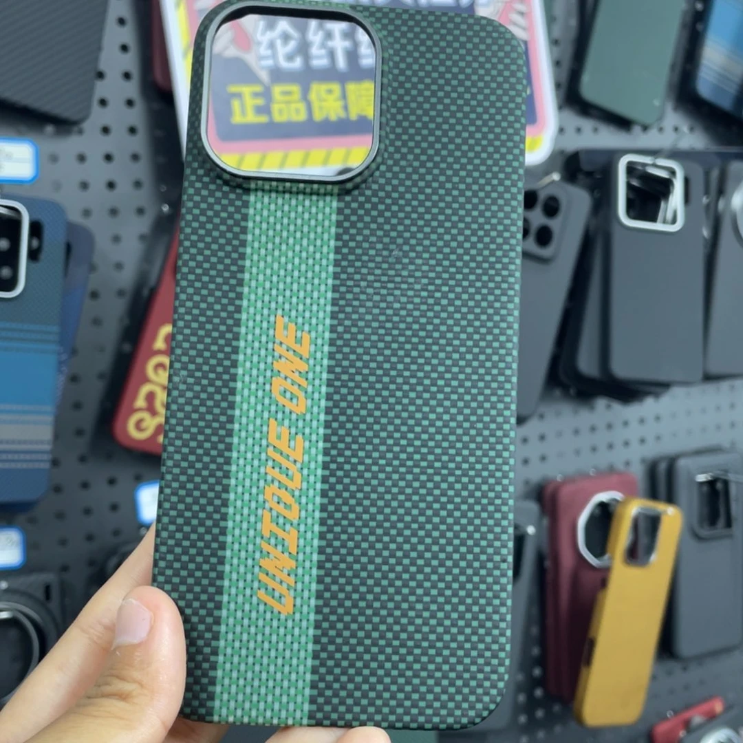 苹果16PM发光绿米格带磁吸微瑕