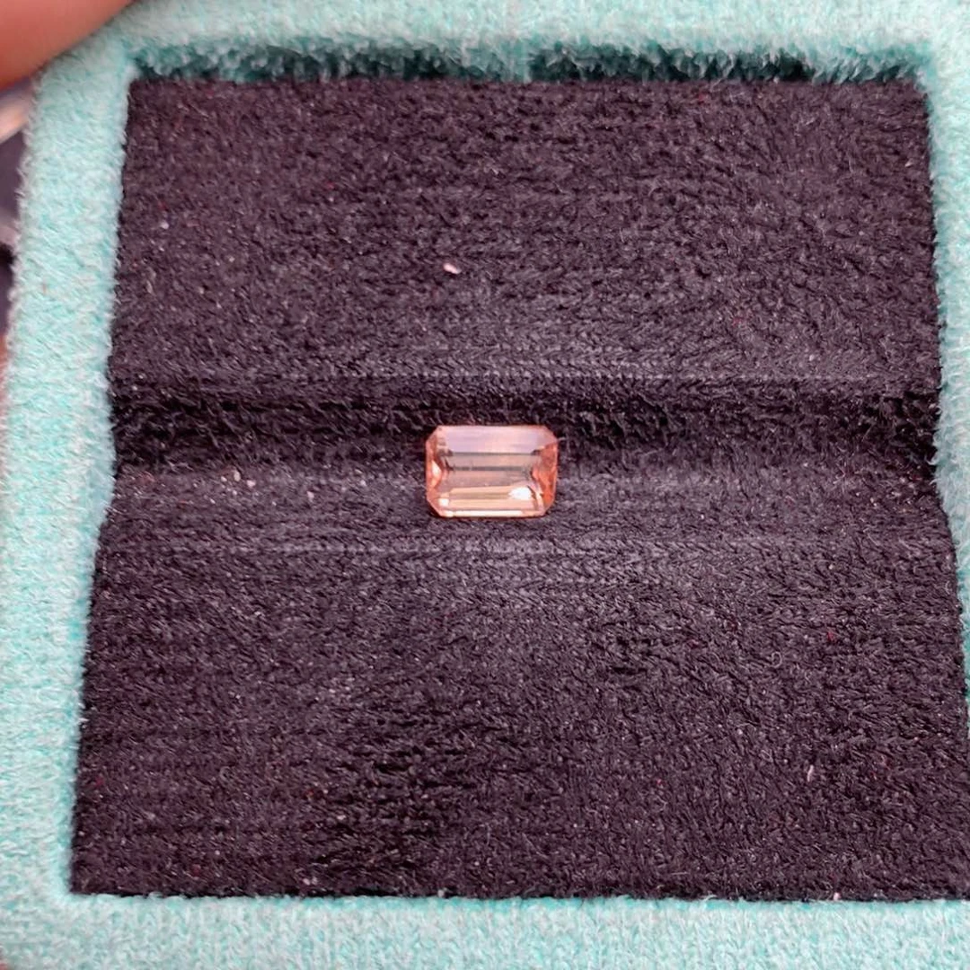 碧玺未镶嵌天然裸石1.56克拉