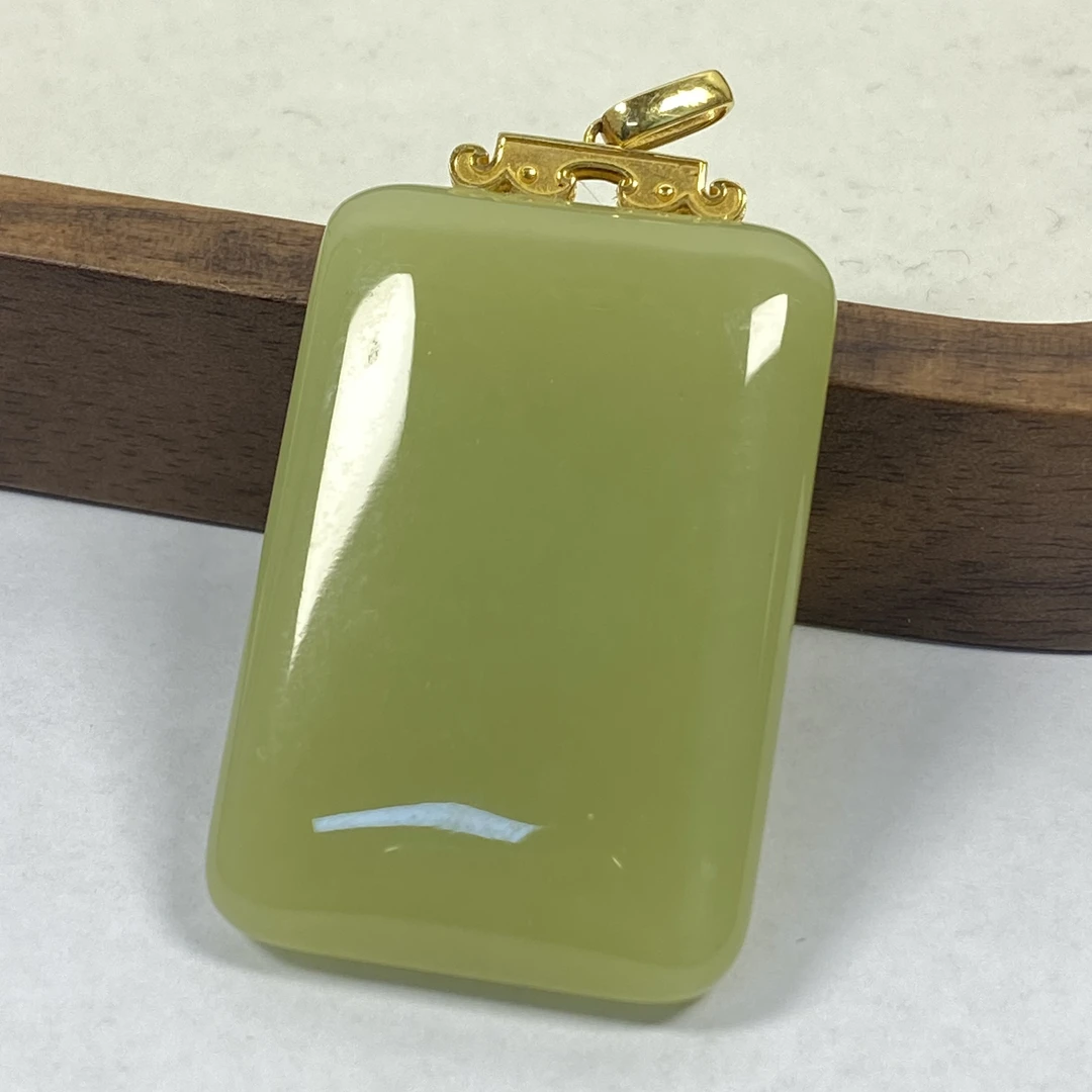 【七七八珠宝】黄玉无事牌18k金吊坠