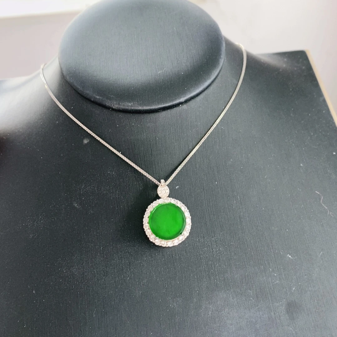 翡翠银S925镶嵌颈饰多样性