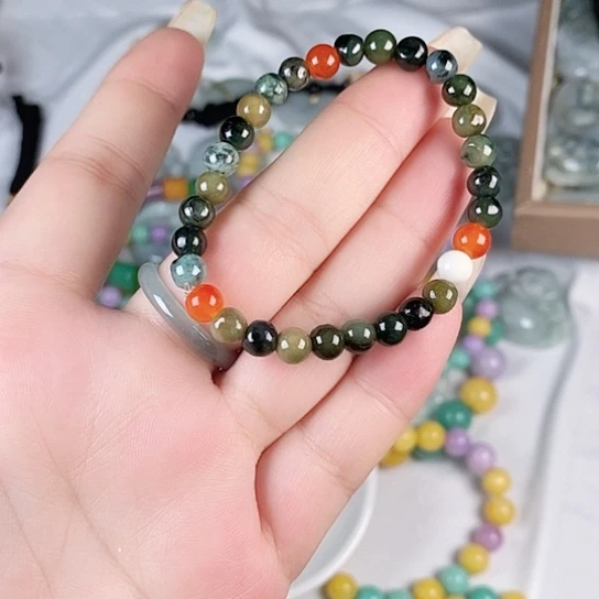 一***顿翡翠未镶嵌颈饰天然翡翠