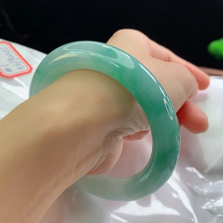 未镶嵌手镯（圆镯）翡翠新品