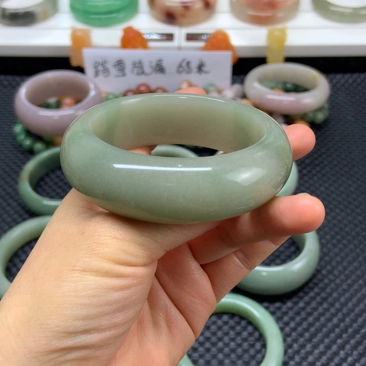 石英质玉未镶嵌手镯