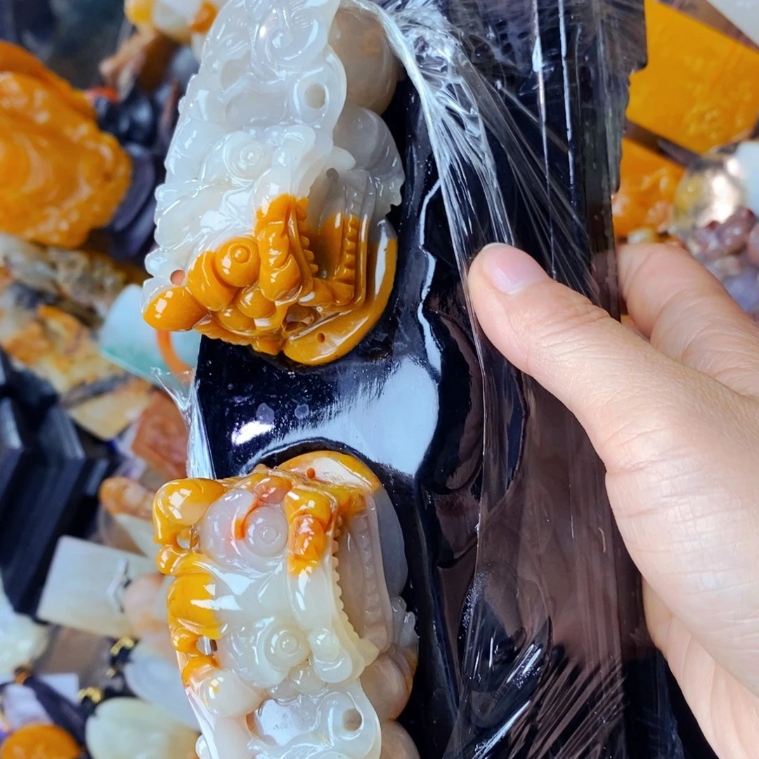 石英质玉（黄龙玉）未镶嵌吊坠(不含链)