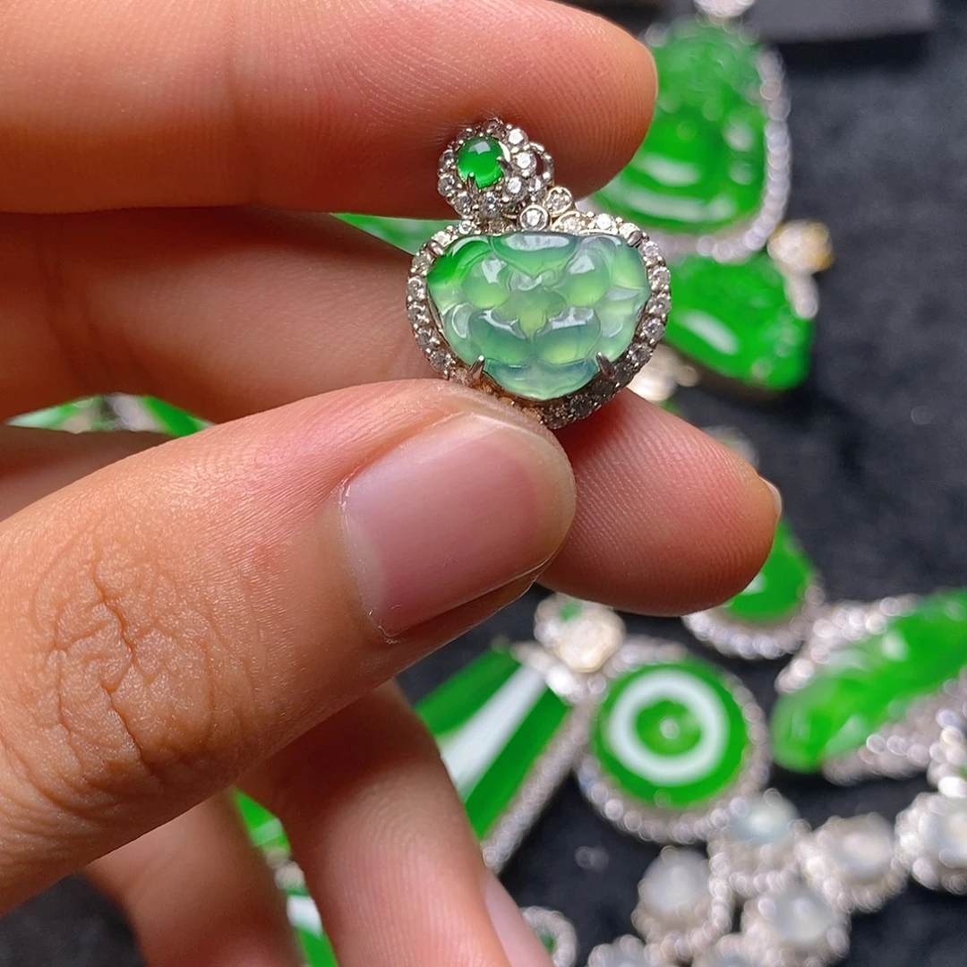 翡翠银S925镶嵌吊坠(赠链)吊坠