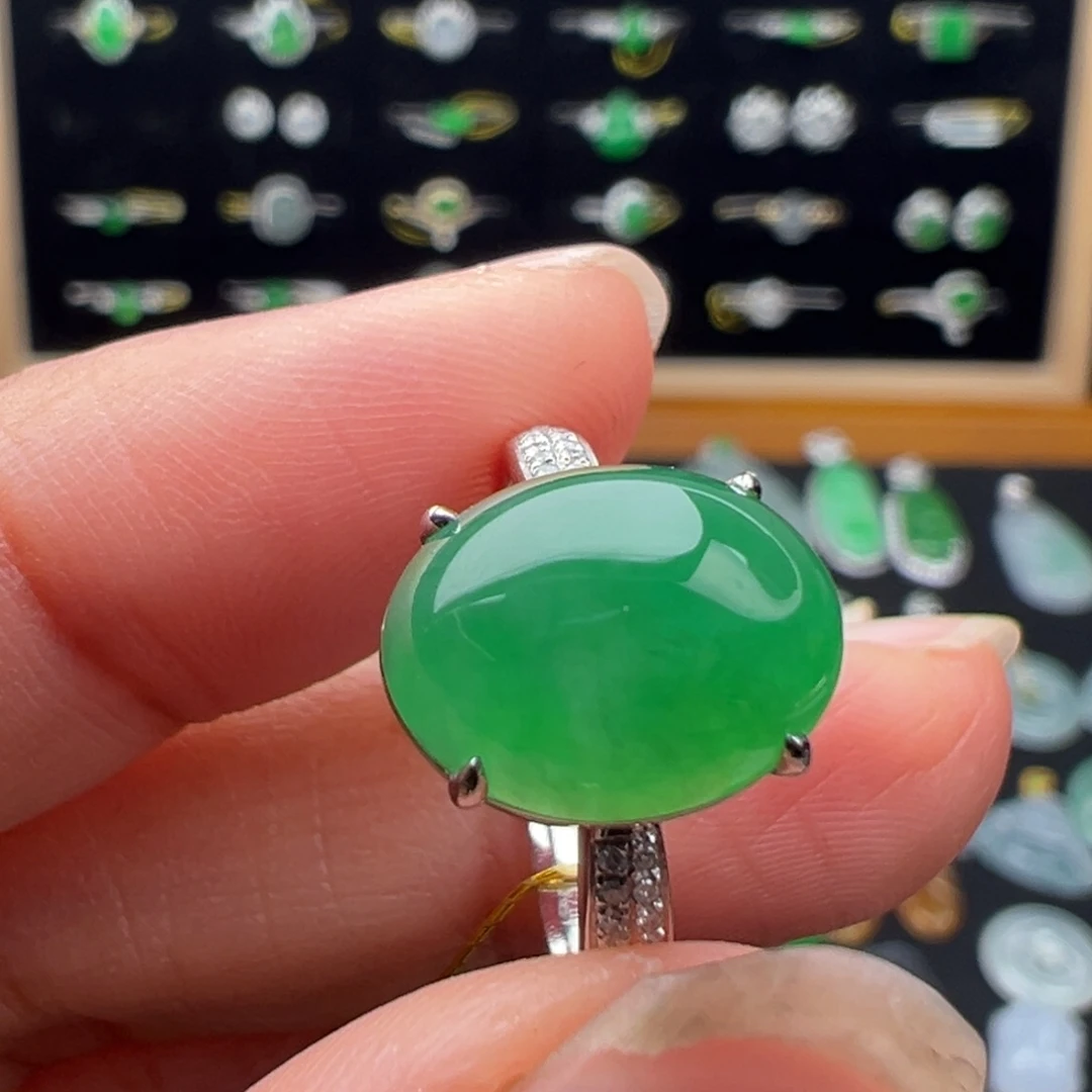 翡翠18K金镶嵌颈饰戒指