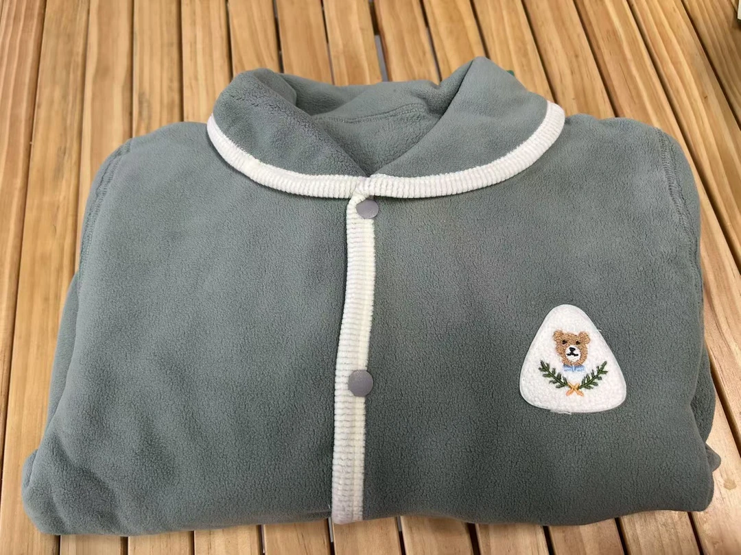 儿童高级豆绿奥利绒家居服