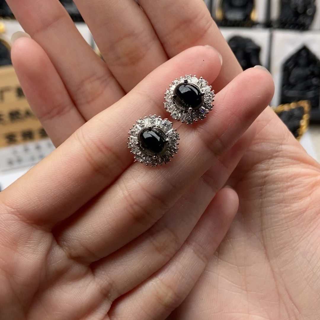 未镶嵌翡翠耳钉一对耳钉