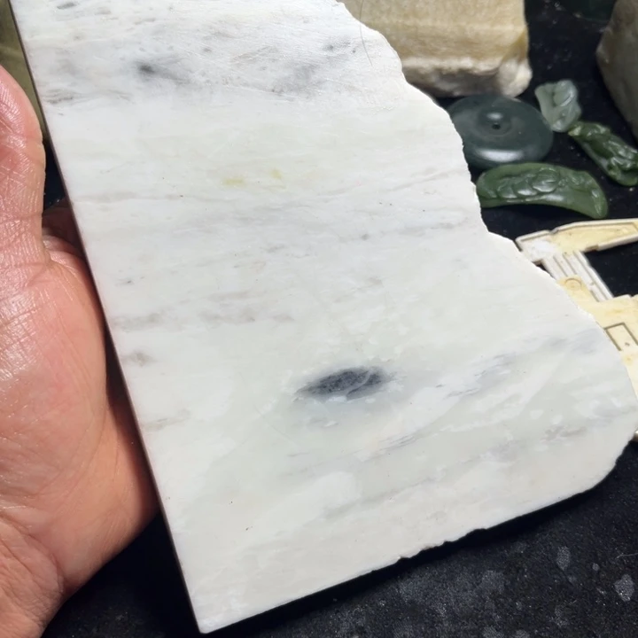 和田玉（糖玉）未镶嵌珠宝奇石