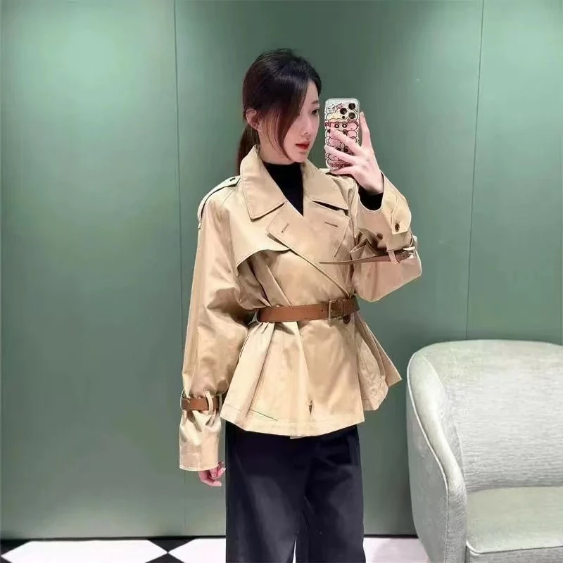 百搭2025新款三角徽标卡其色双排扣腰带短款风衣外套女202501