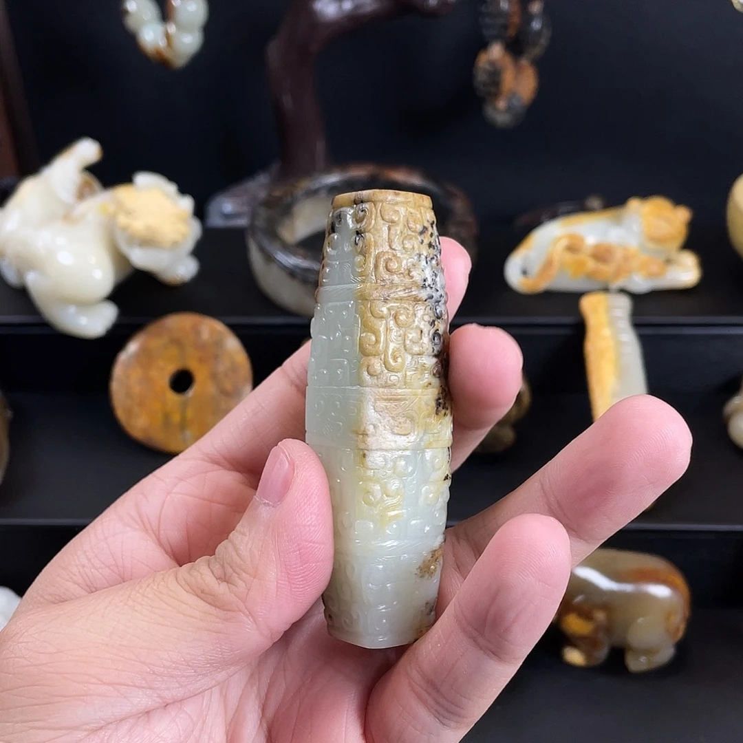 银***滴和田玉未镶嵌颈饰