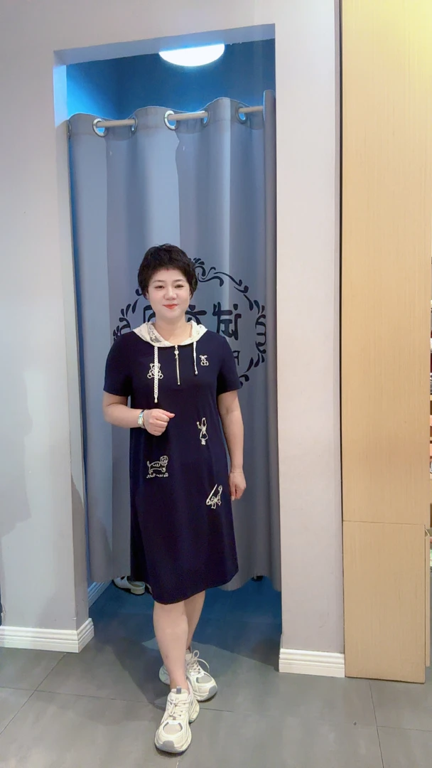 时尚刺绣蕾丝连帽连衣裙女夏季2025年新款大码裙子欧货连衣裙