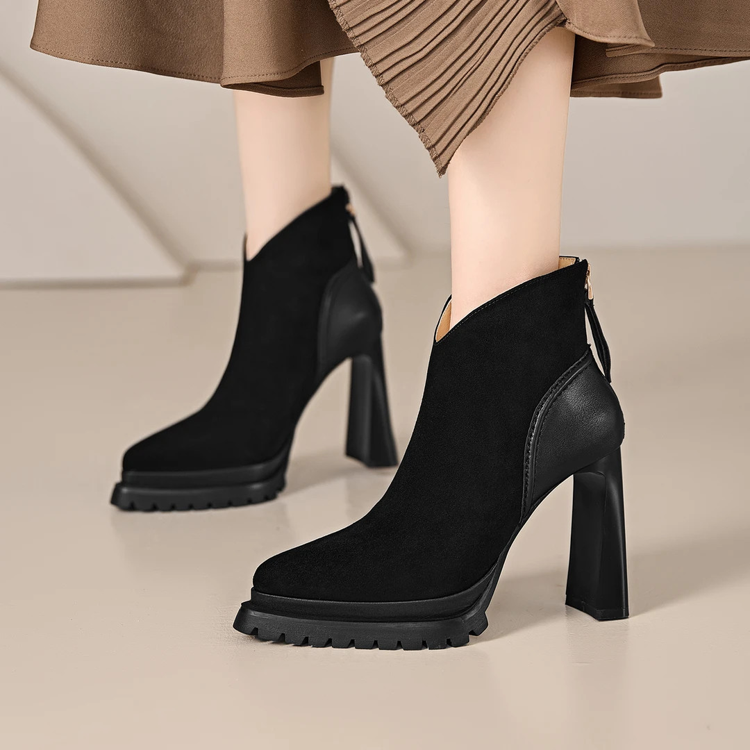 AACCK10.5CM尖头防水台短靴2025秋冬新款黑色简约时装靴厚底单靴