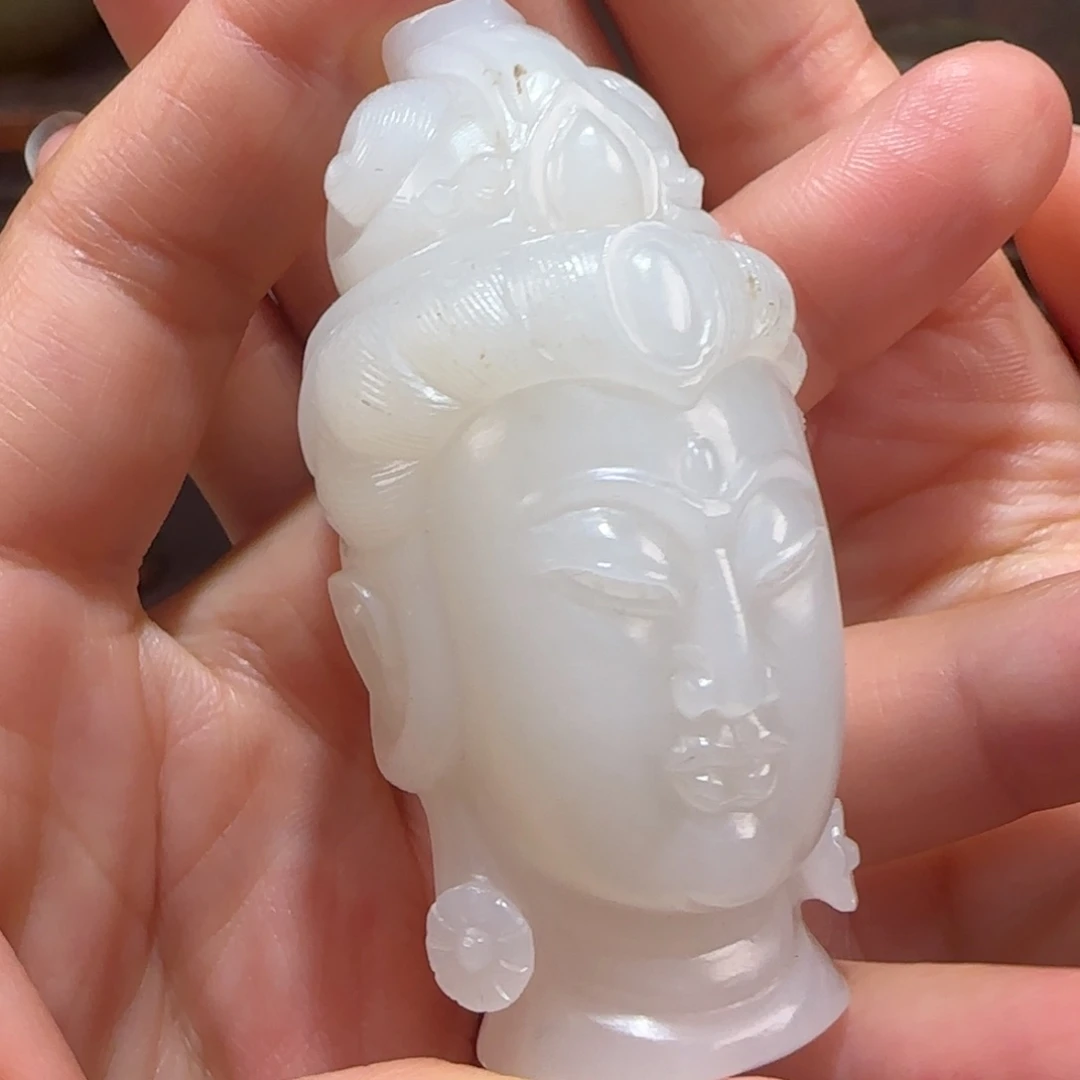 黑***影和田玉未镶嵌颈饰