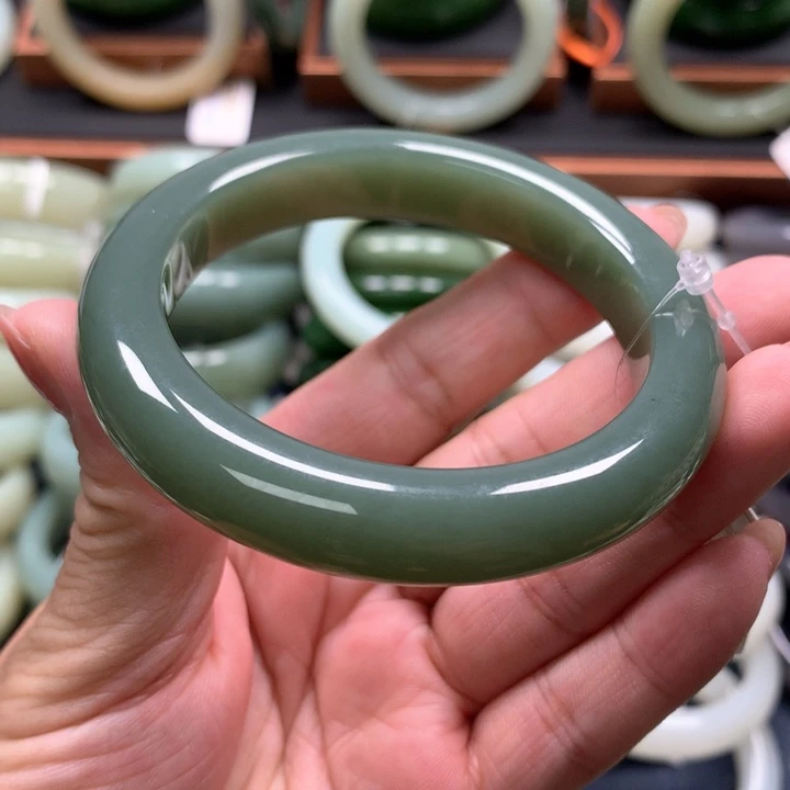 【闪购商品】未镶嵌手镯和田玉