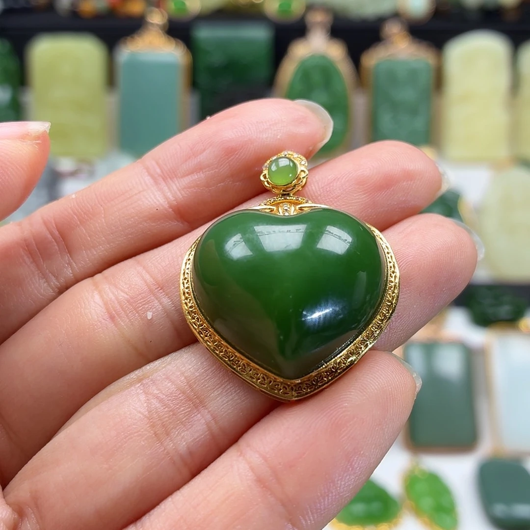 和田玉18K金镶嵌颈饰