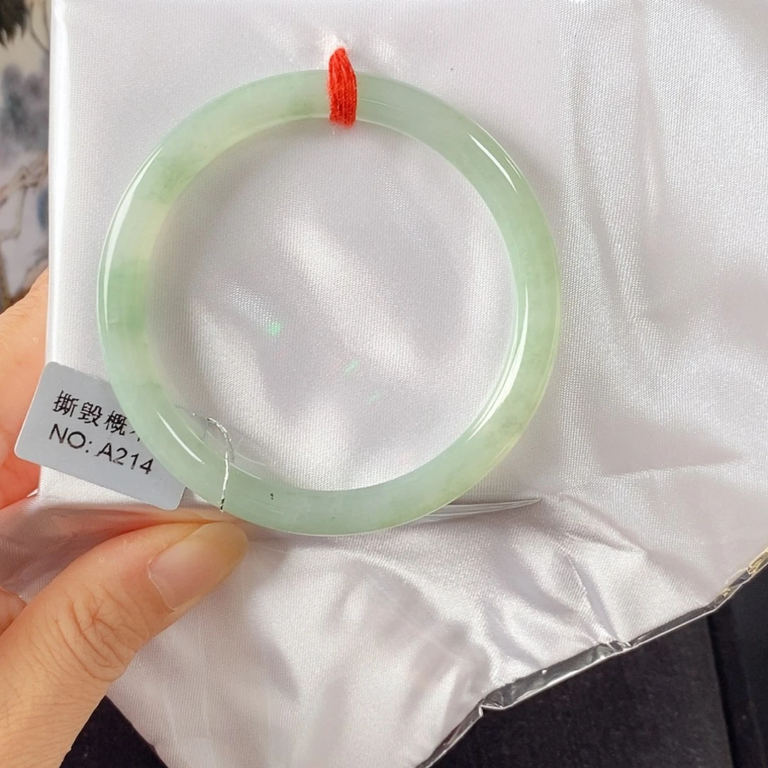 翡翠未镶嵌手镯（圆镯）手镯
