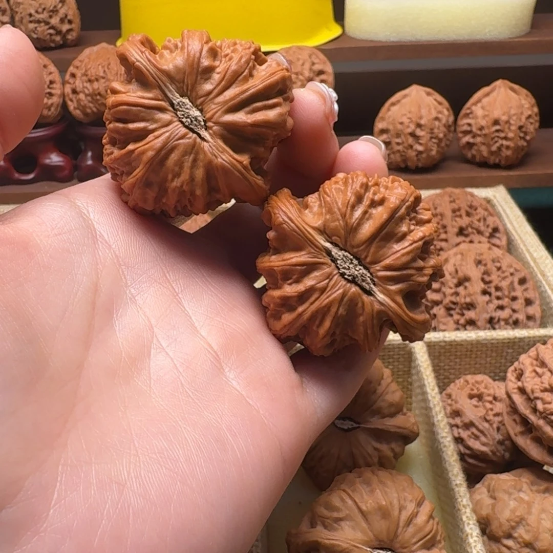 小***面吊坠文玩核桃45白狮子