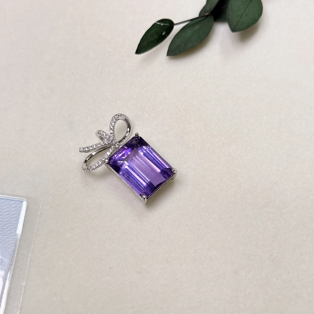 全新未使用  【六六中古】孤品蝴蝶结s925水晶吊坠ew225