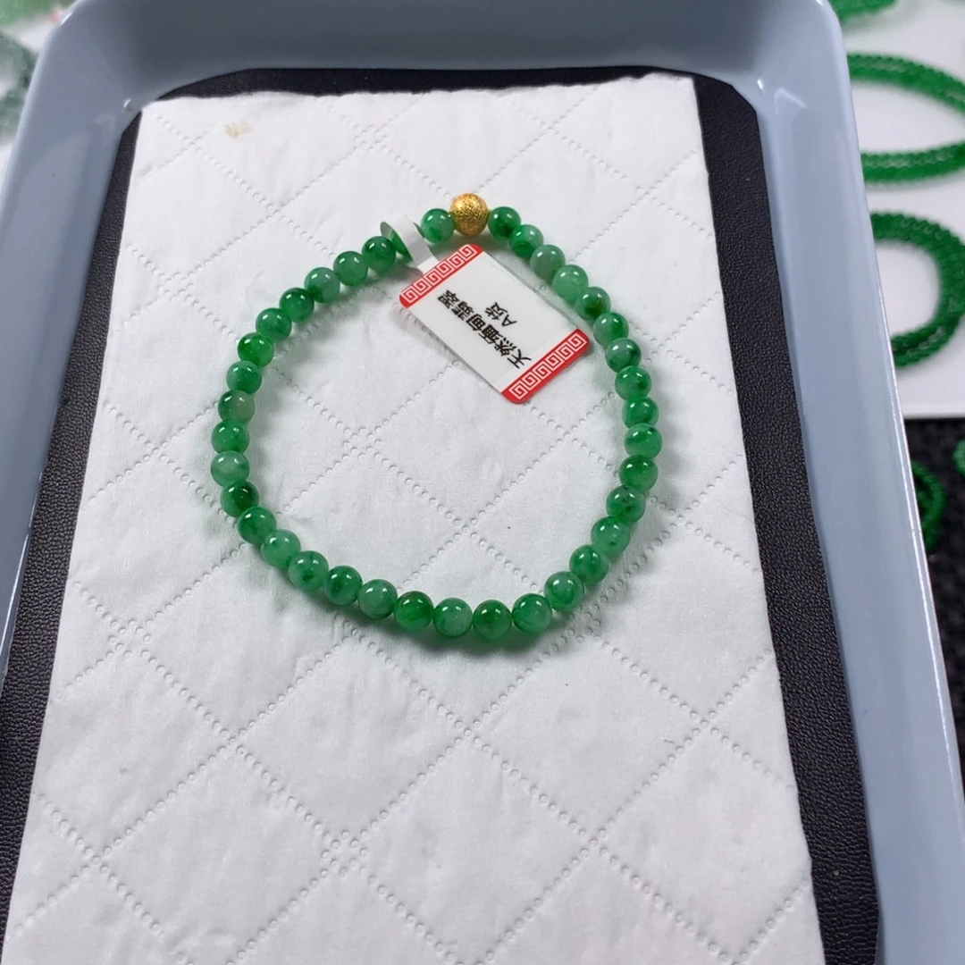 颈饰未镶嵌翡翠手串
