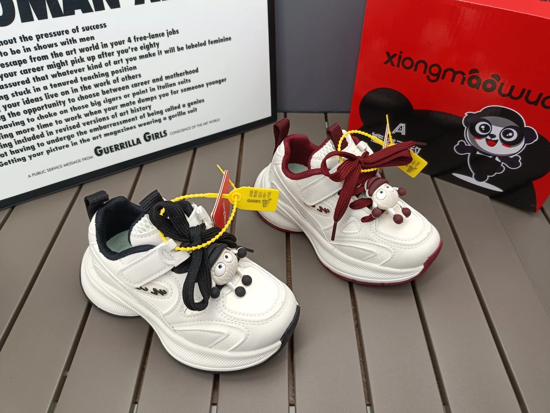 男女童鞋时尚休闲超轻运动防滑贴片底老爹鞋2025春款