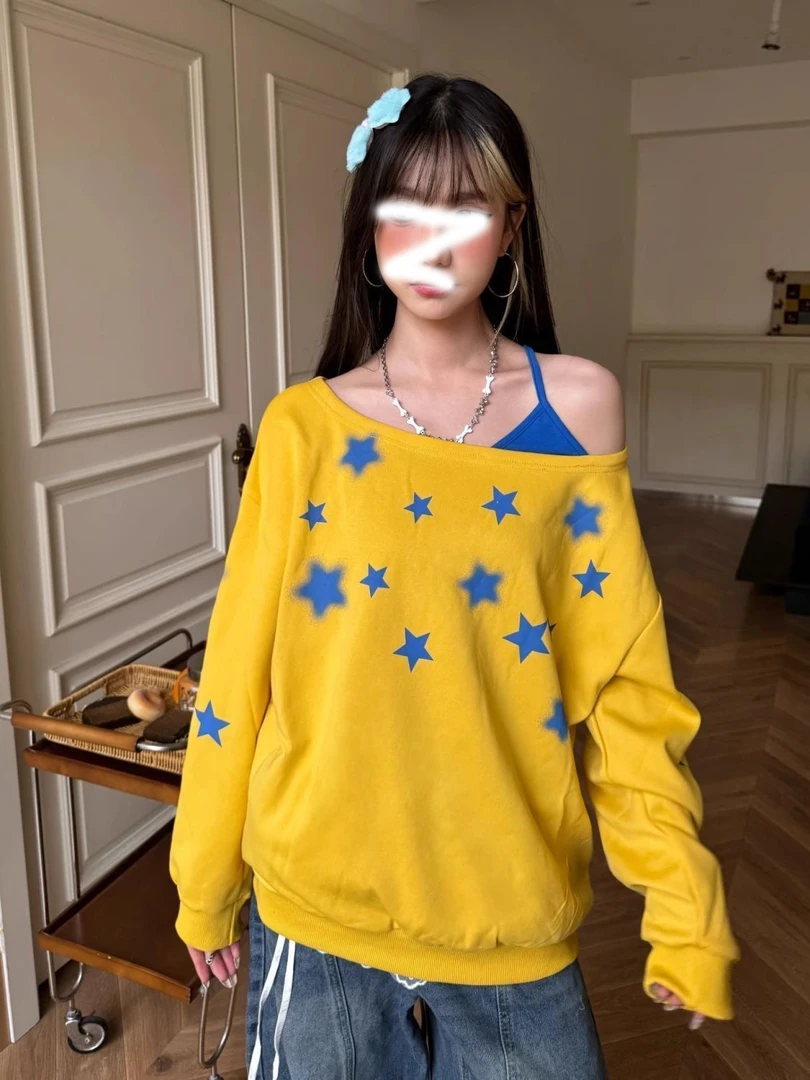 纯棉假两件美式星星印花撞色斜肩卫衣女宽松慵懒秋季露肩长袖上衣